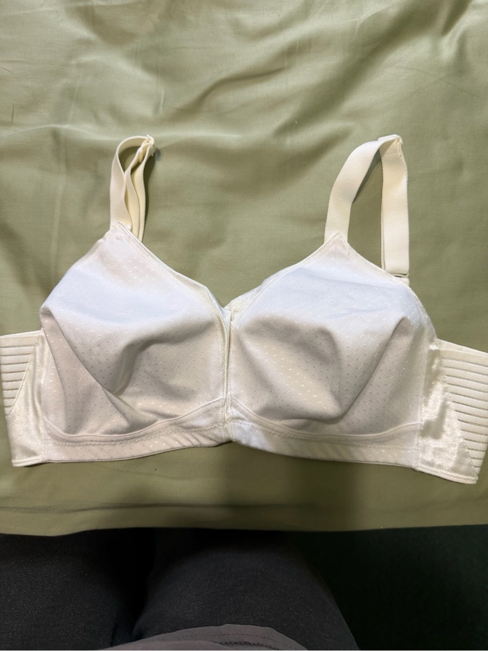 Comfort Wire-Free White Support Bra